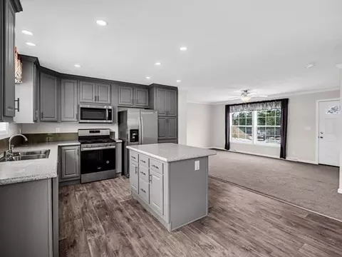 72 Topaz, Gardner, MA 01440