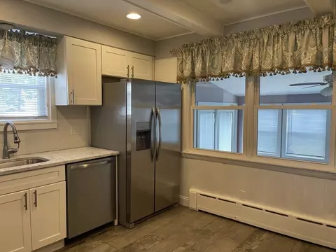 672 Grinnell St, Fall River, MA 02721 photo 11