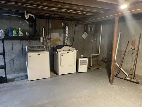 672 Grinnell St, Fall River, MA 02721 photo 26