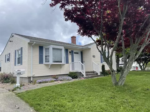672 Grinnell St, Fall River, MA 02721 photo 3
