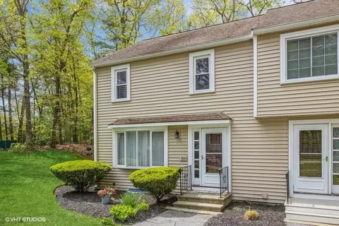 306 Cardinal Ln #306, Tyngsborough, MA 01879