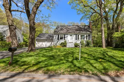 38 Greenwood St, Lexington, MA 02421