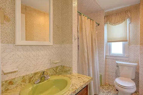 Bath - 29 Parker St, Maynard, MA 01754 photo 1 of 1