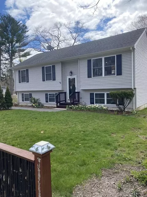 583 Park St, Attleboro, MA 02703