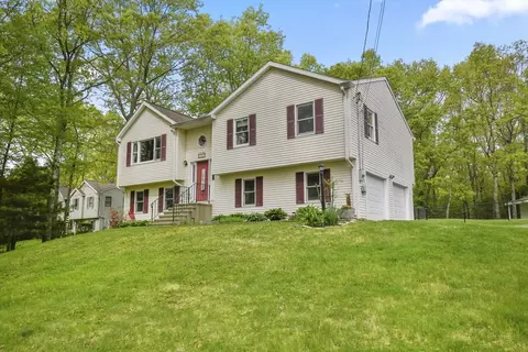 70 New Boston Rd, Dudley, MA 01571