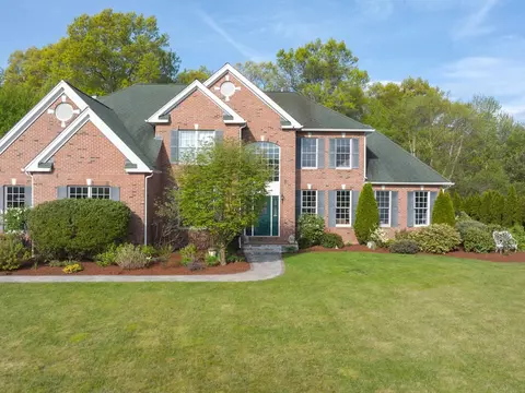 30 Morgan Dr, Grafton, MA 01536