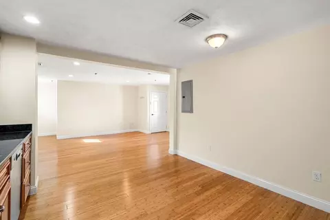 Living - 172 Main St #11, Rowley, MA 01969 photo 1 of 4