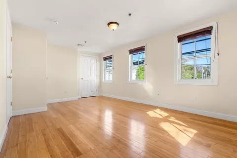 Living - 172 Main St #11, Rowley, MA 01969 photo 4 of 4