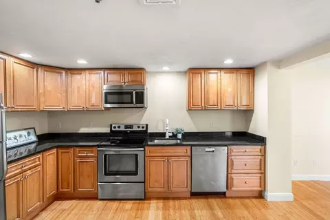 Kitchen - 172 Main St #11, Rowley, MA 01969 photo 2 of 3