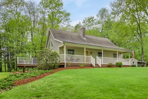 108 Barre Rd, Hubbardston, MA 01452