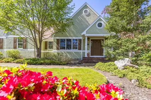 34 Longshank Cir, Falmouth, MA 02536