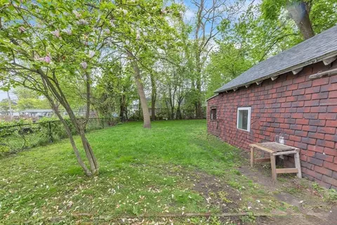 Exterior - 213 Tyler St, Springfield, MA 01109 photo 2 of 2