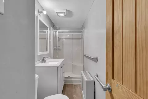 Bath - 213 Tyler St, Springfield, MA 01109 photo 1 of 3