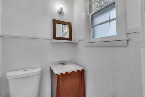 Bath - 213 Tyler St, Springfield, MA 01109 photo 3 of 3