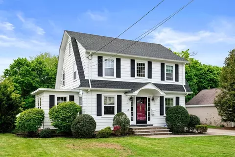 61 Oak St, Weymouth, MA 02190