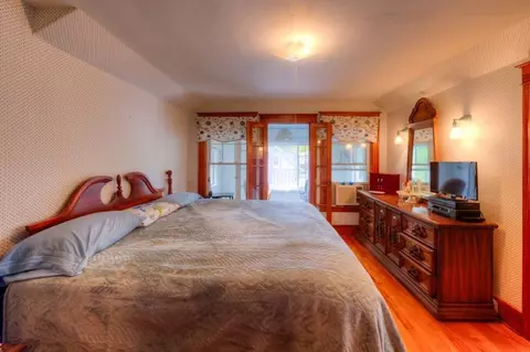 Bedroom - 249 Webster St, Worcester, MA 01603 photo 1 of 5