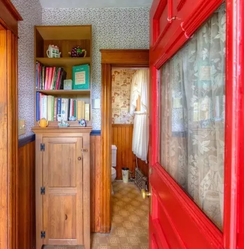 Entry Way - 249 Webster St, Worcester, MA 01603 photo 1 of 2
