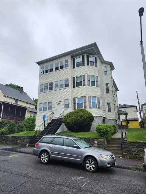 125 Ingleside Ave, Worcester, MA 01604