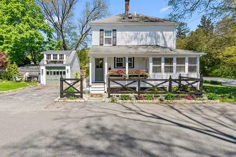68 Union St, Hamilton, MA 01982