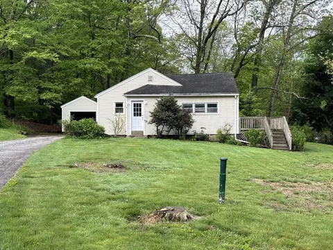 2 Stark Ter, Boylston, MA 01505