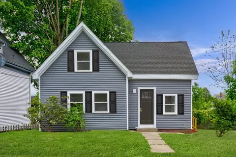 18 Erin St, Whitman, MA 02382