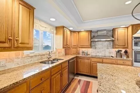 Kitchen - 121 Beach Ave, Hull, MA 02045 photo 2 of 3