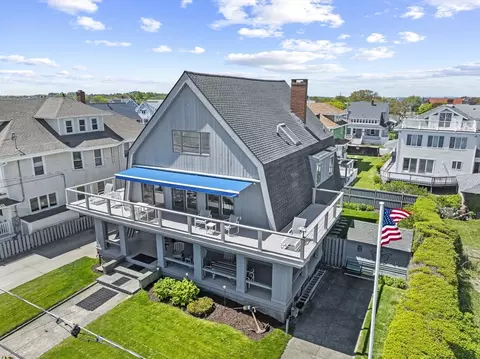 121 Beach Ave, Hull, MA 02045