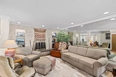 Living - 121 Beach Ave, Hull, MA 02045 photo 2 of 6