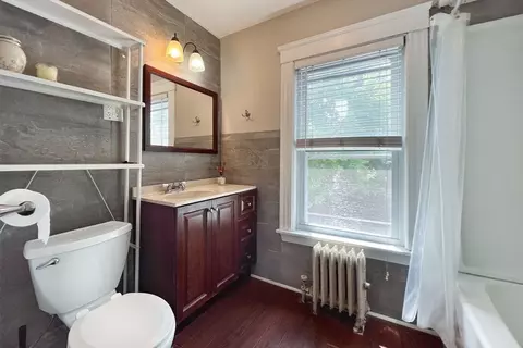 Bath - 4 Hackfeld Rd, Worcester, MA 01609 photo 1 of 3
