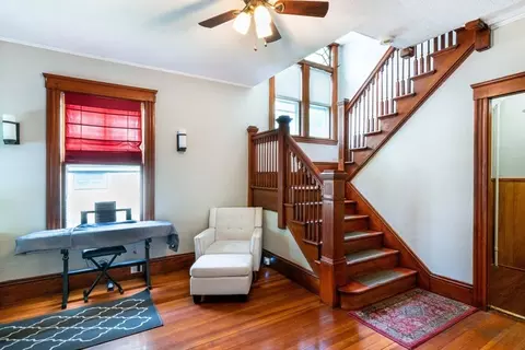 Entry Way - 4 Hackfeld Rd, Worcester, MA 01609 photo 2 of 3