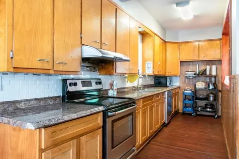 Kitchen - 4 Hackfeld Rd, Worcester, MA 01609 photo 2 of 4