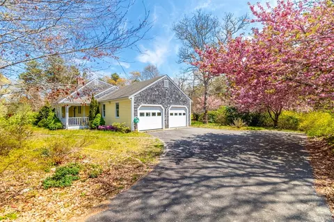 117 Church St, Harwich, MA 02645