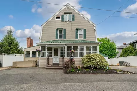 21 School St, Ware, MA 01082