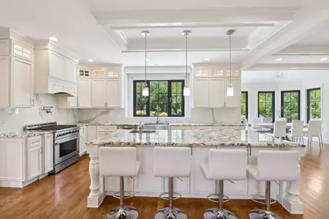Kitchen - 8 Boulder Trl, Walpole, MA 02081 photo 2 of 4