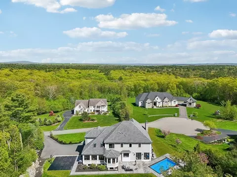 View/Area - 8 Boulder Trl, Walpole, MA 02081 photo 1 of 1
