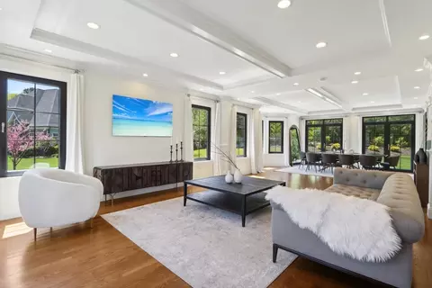 Living - 8 Boulder Trl, Walpole, MA 02081 photo 1 of 4