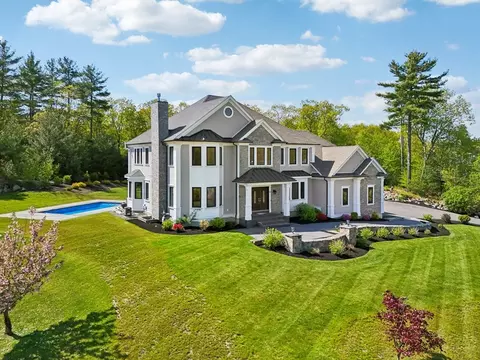 Exterior - 8 Boulder Trl, Walpole, MA 02081 photo 2 of 7