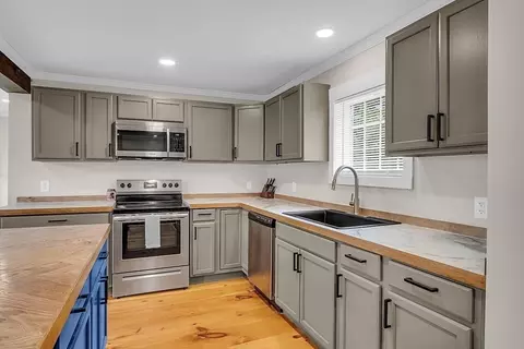 102 King St, Orange, MA 01364 photo 12