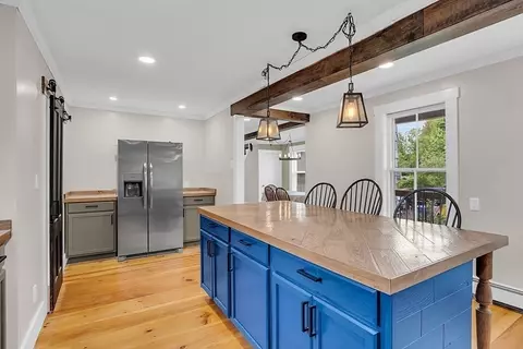 102 King St, Orange, MA 01364 photo 2