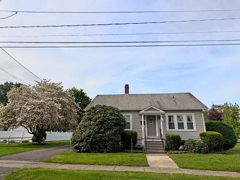 28 Kenwood St, Greenfield, MA 01301