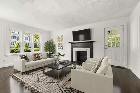 Living - 4 Loris Rd, Danvers, MA 01923 photo 1 of 1
