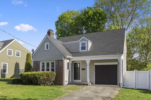 4 Loris Rd, Danvers, MA 01923