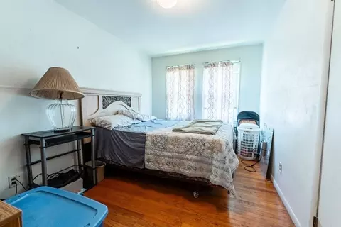 Bedroom - 386 Grayson Dr, Springfield, MA 01119 photo 1 of 6