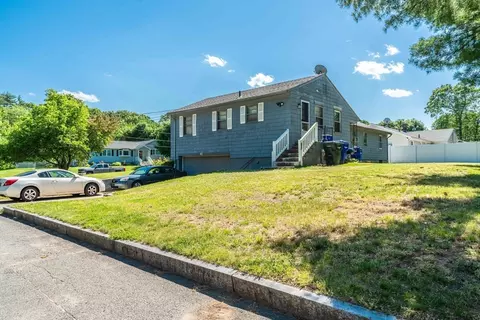 Exterior - 386 Grayson Dr, Springfield, MA 01119 photo 4 of 4
