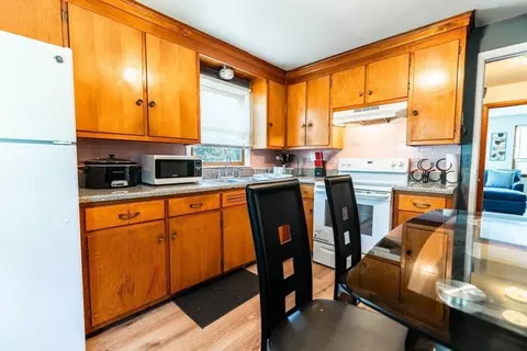 Kitchen - 386 Grayson Dr, Springfield, MA 01119 photo 3 of 4