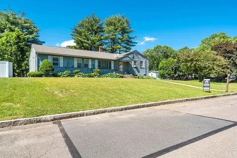 Exterior - 386 Grayson Dr, Springfield, MA 01119 photo 1 of 4
