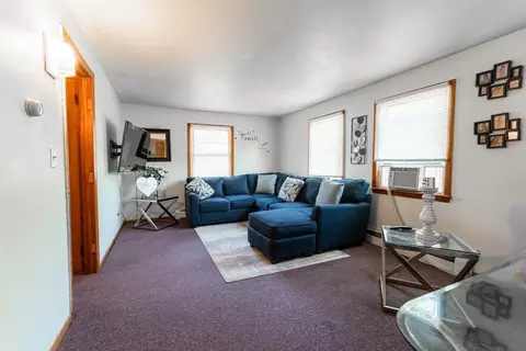 Living - 386 Grayson Dr, Springfield, MA 01119 photo 2 of 2