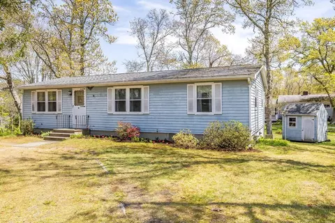 11 Third St, Harwich, MA 02645