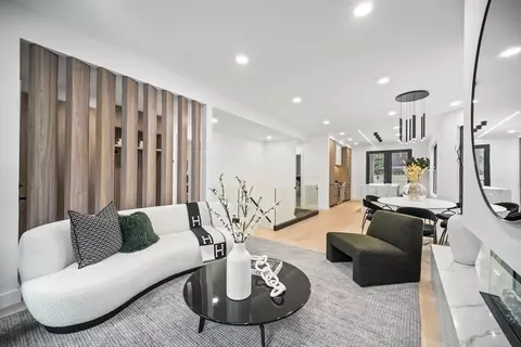 19 Leonard Ave #1, Cambridge, MA 02139