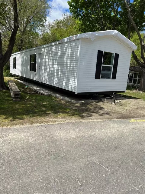 460 Collins St #10, Attleboro, MA 02703